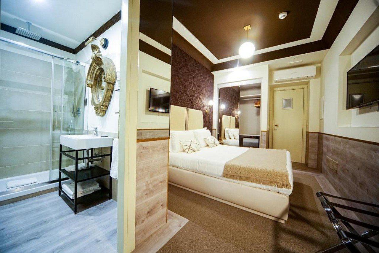Relais Luxury Corso Pensión 2*